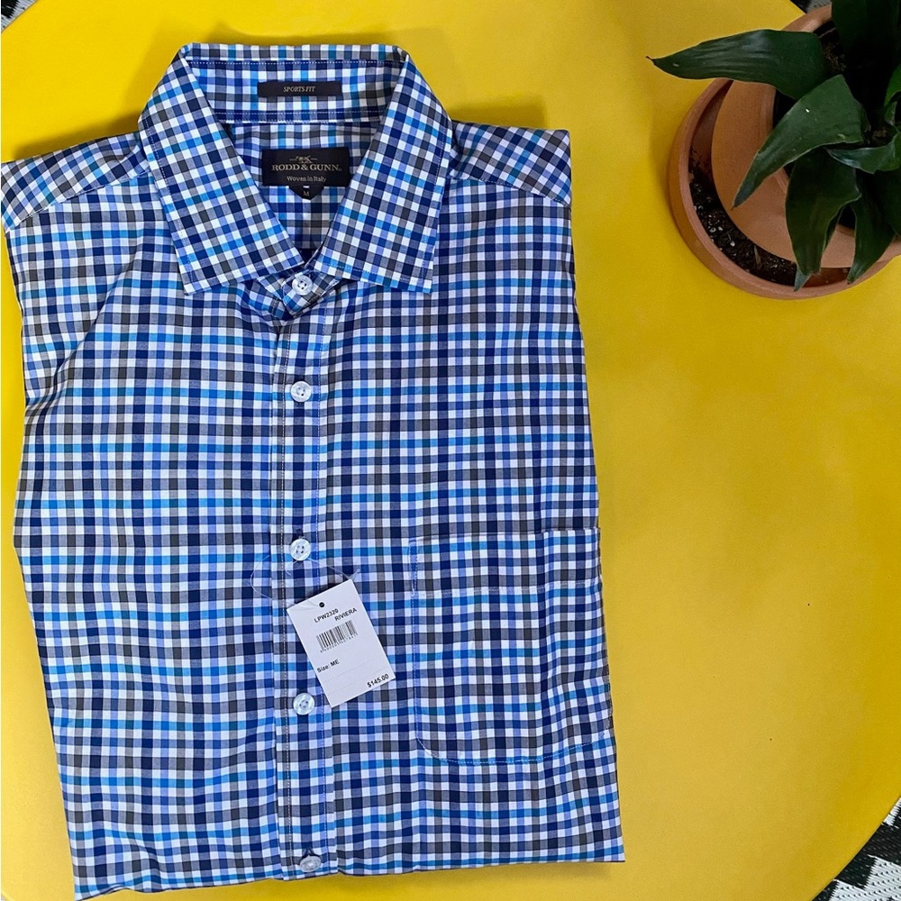 New with tags Rodd & Gunn dress shirt.